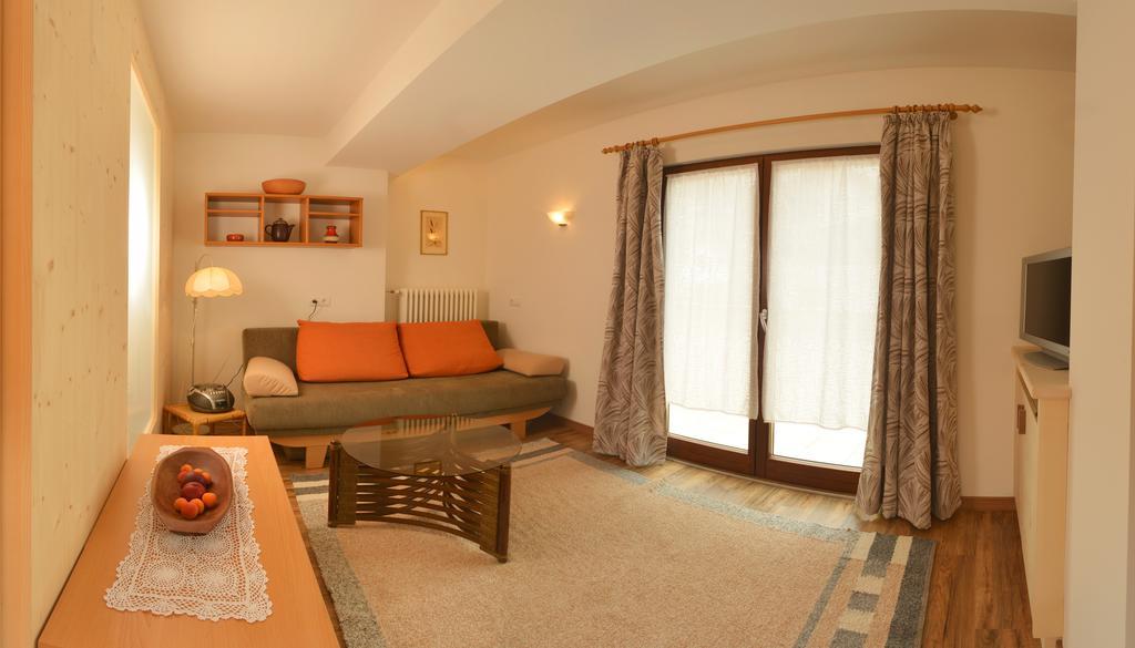 Apartments Rezia Urtijëi Oda fotoğraf